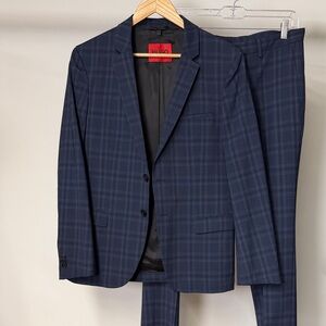 Hugo Boss Dark Blue Plaid Men's Two-Piece Suit